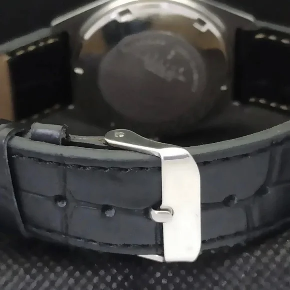 Vintage 1975 Seiko 5 Automatic Mens Silver Watch W/Green Face & Leather Strap - Picture 3 of 8